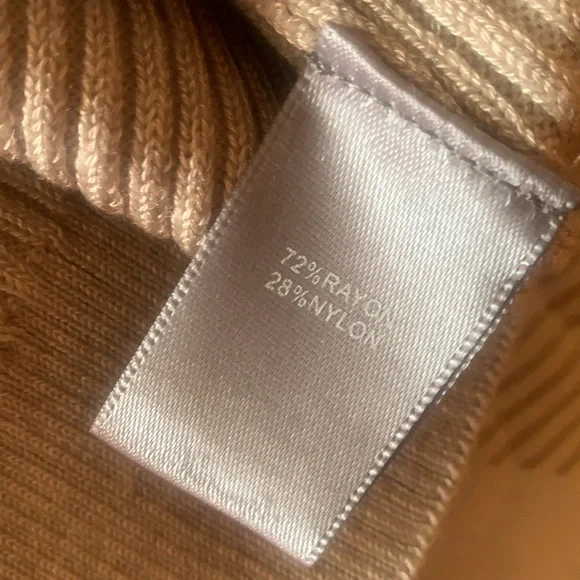 Sweater - Picture 6 of 6